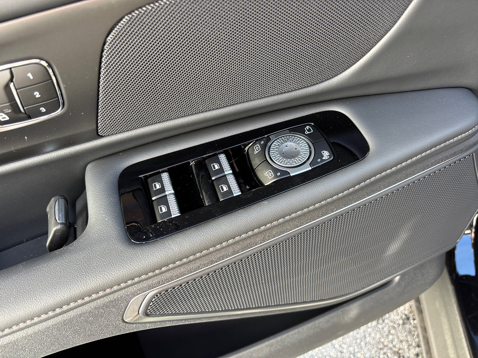 New 2026 Lincoln Nautilus Premier image 13