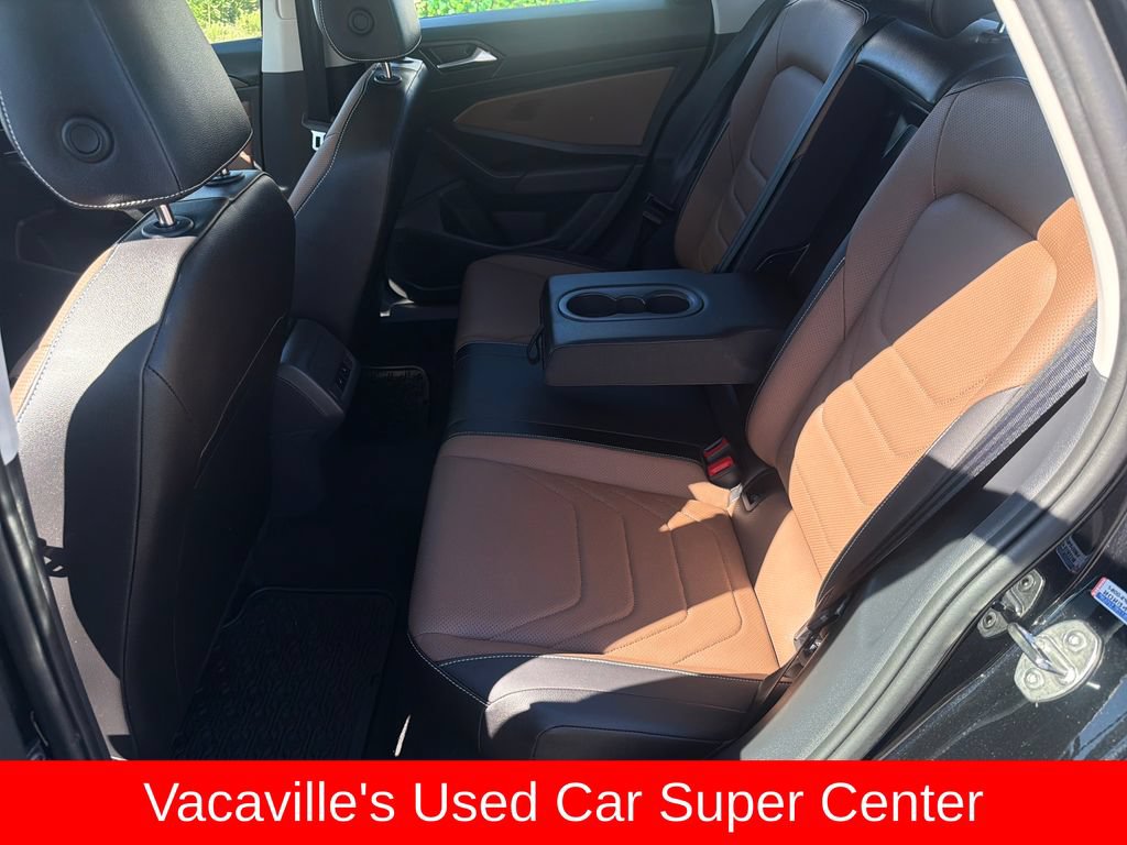 Used 2025 Volkswagen Jetta SEL FWD image 23