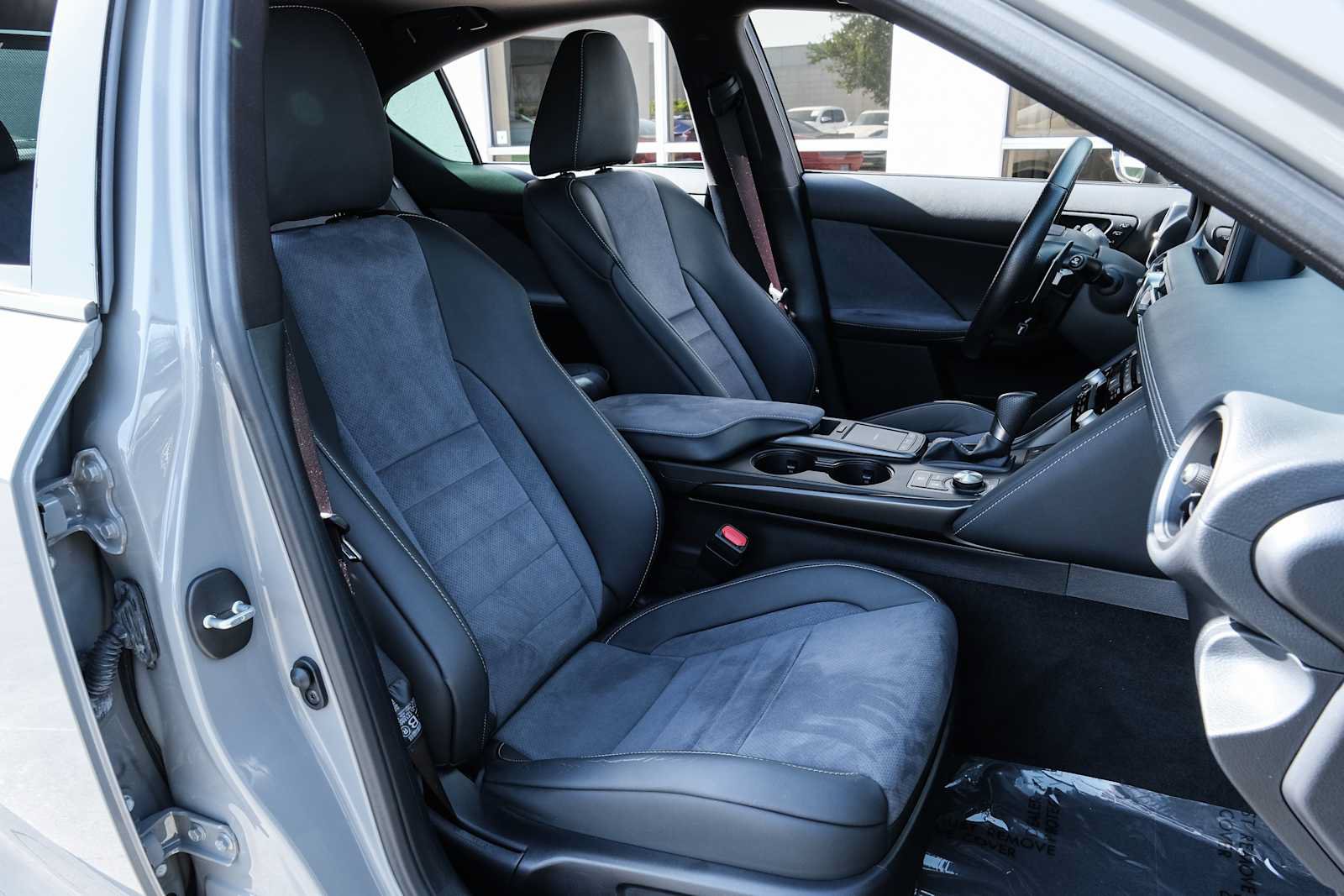 Used 2022 Lexus IS 500 RWD image 31