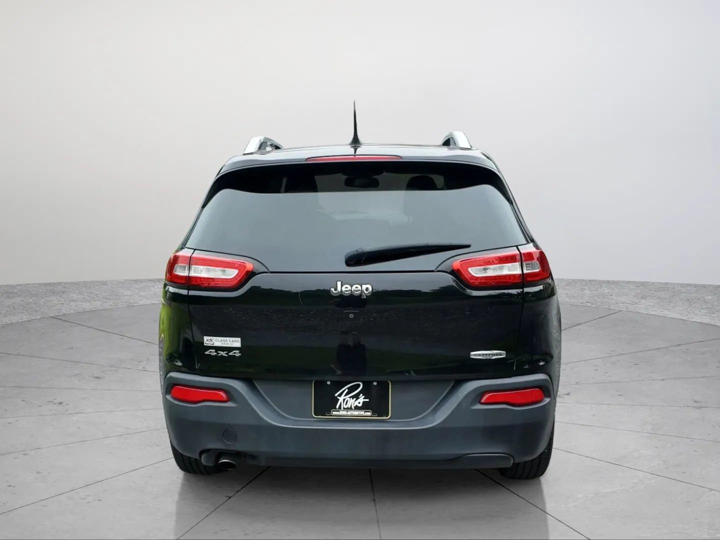 Used 2017 Jeep Cherokee Latitude w/ Cold Weather Group image 7