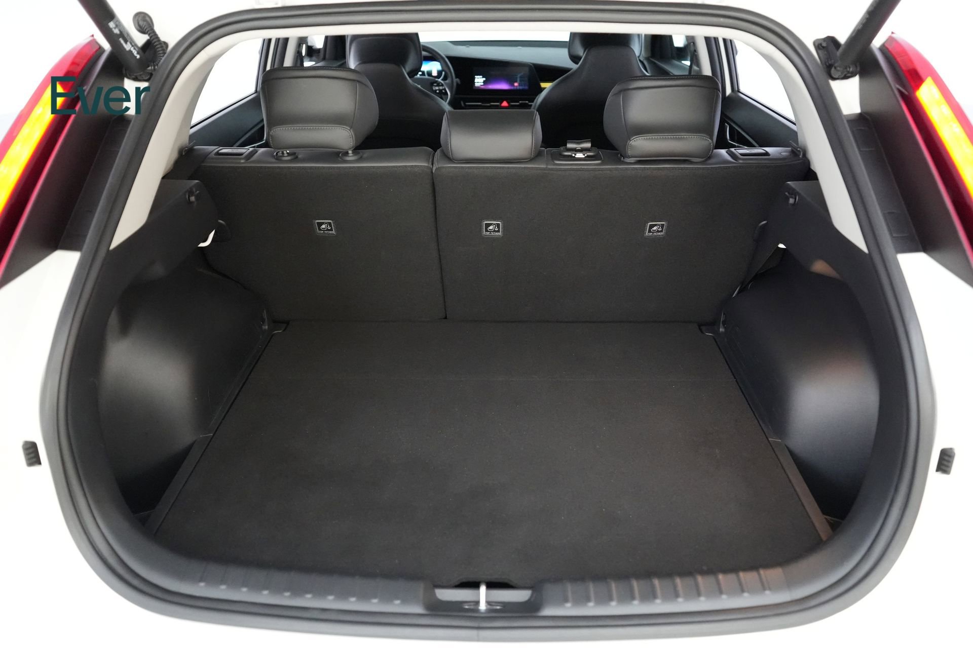 Used 2024 Kia Niro Wind w/ Wind Preserve Package image 8