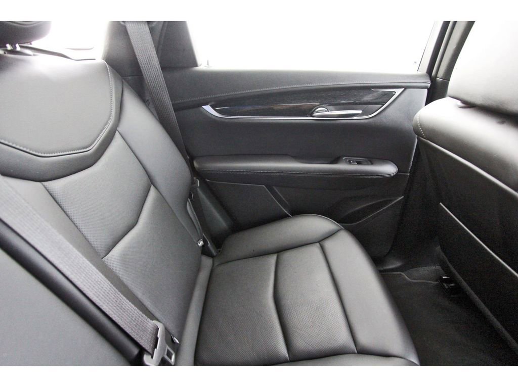 Used 2022 Cadillac XT5 Premium Luxury w/ Technology Package image 11