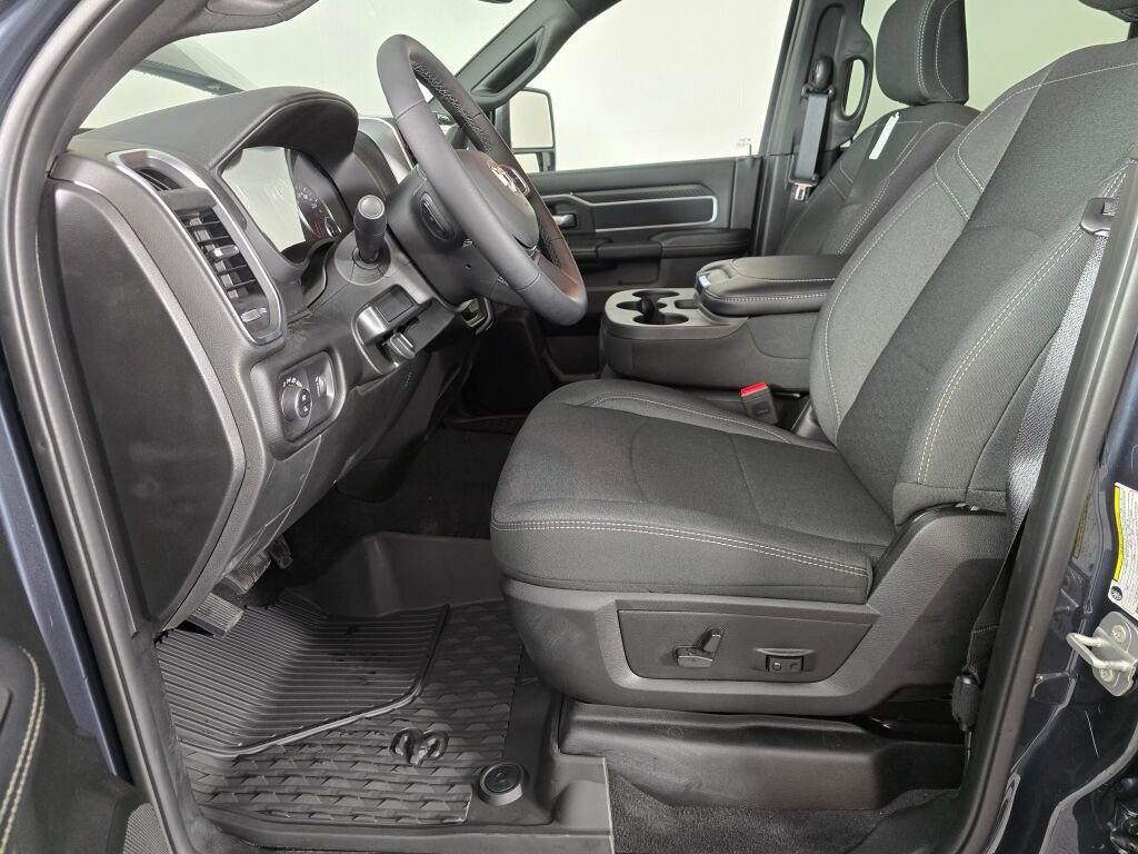 New 2026 RAM 2500 Big Horn AWD/4WD image 16