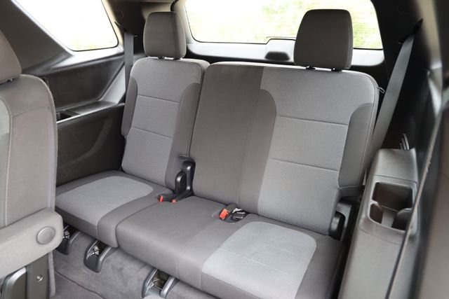 Used 2023 Chevrolet Traverse LT FWD image 14