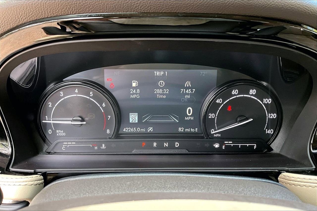 Used 2020 Lincoln Corsair Reserve image 12