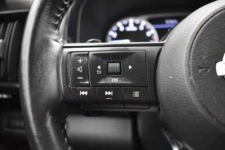 Used 2024 Nissan Pathfinder SV FWD image 24