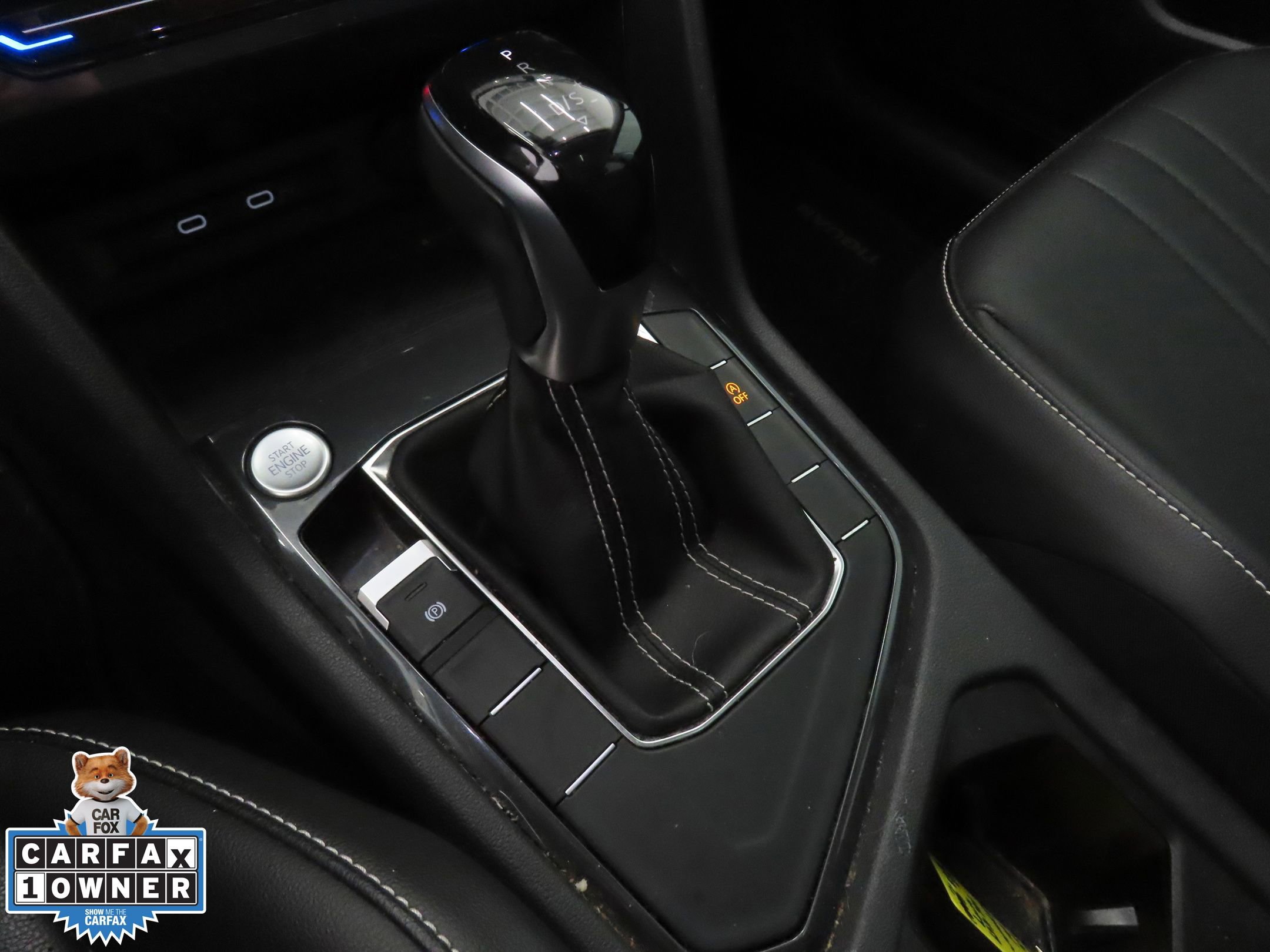 Used 2022 Volkswagen Tiguan SE w/ Panoramic Sunroof Package FWD image 16