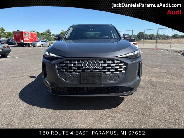 Used 2025 Audi Q5 Premium w/ Convenience Package AWD/4WD image 2