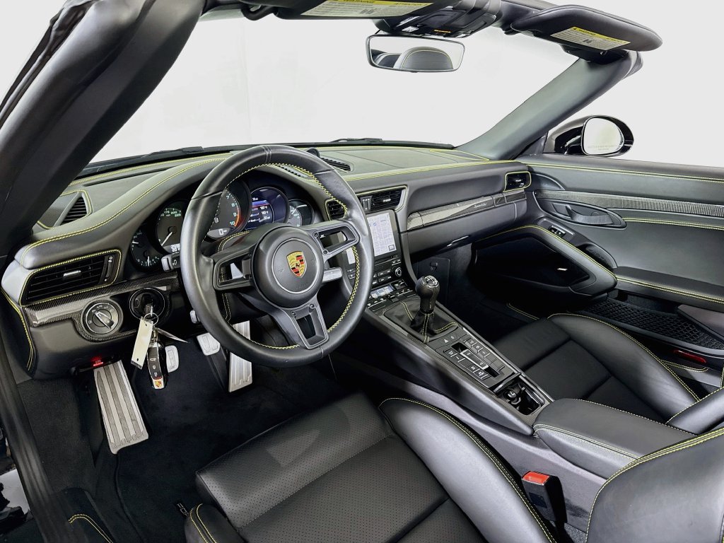 Certified 2019 Porsche 911 Speedster RWD image 11