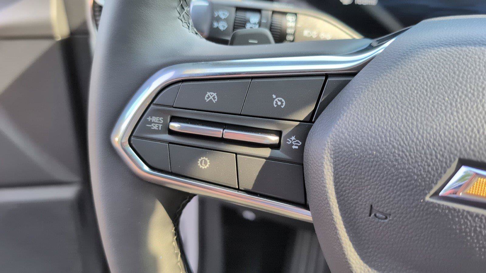 New 2027 Chevrolet Equinox LT w/ Convenience Package II FWD image 30