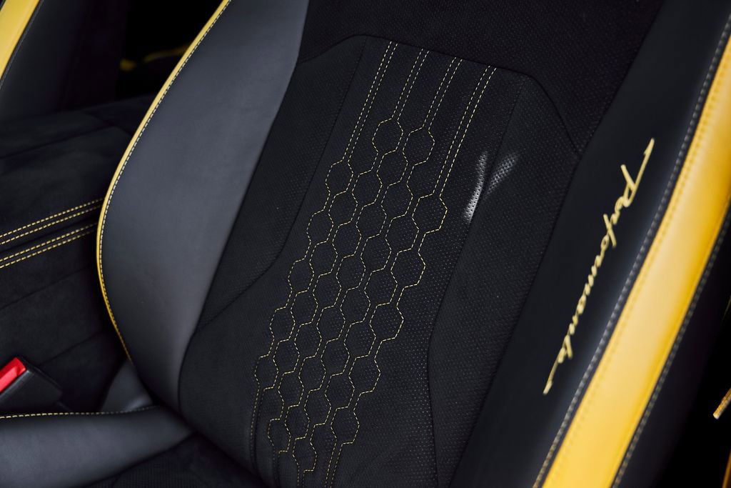 Used 2024 Lamborghini Urus Performante AWD/4WD image 60
