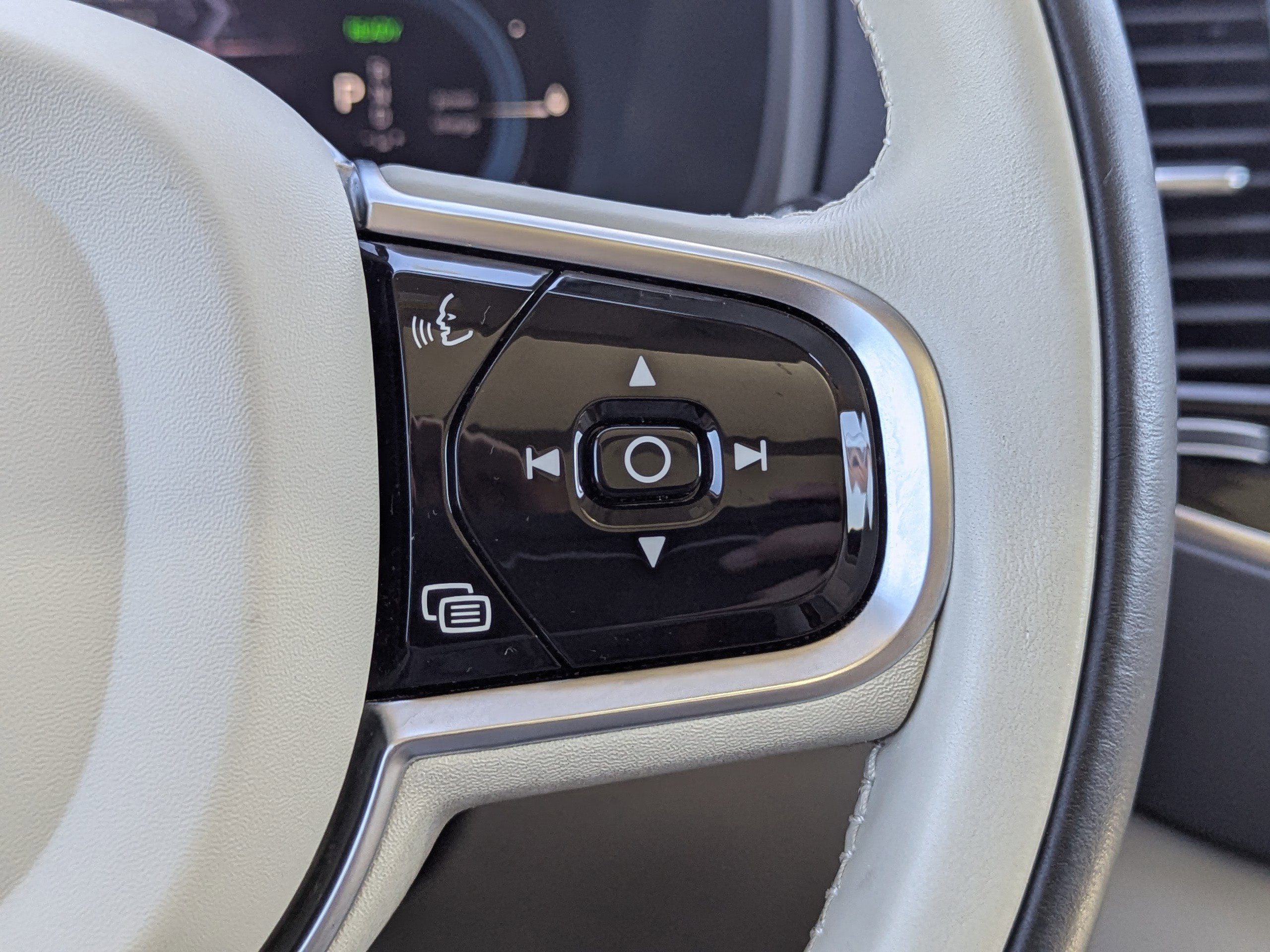 Used 2023 Volvo XC90 T8 Plus w/ Protection Package Premier image 35