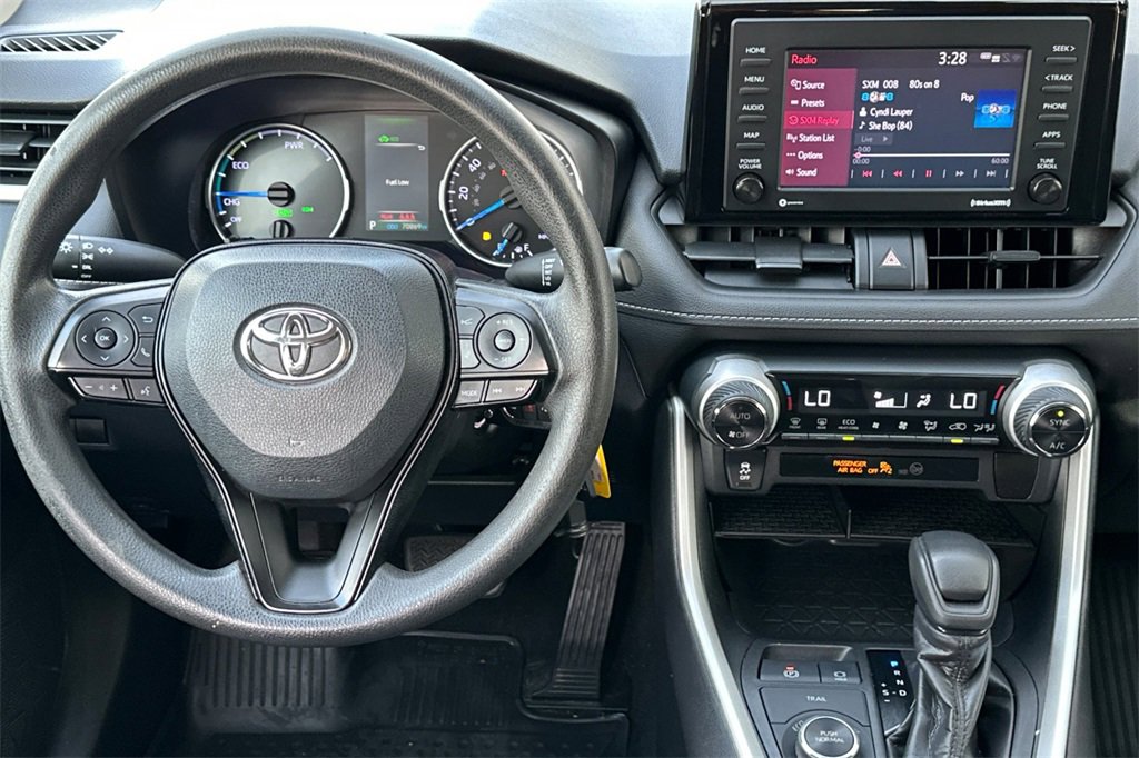 Used 2020 Toyota RAV4 LE image 15