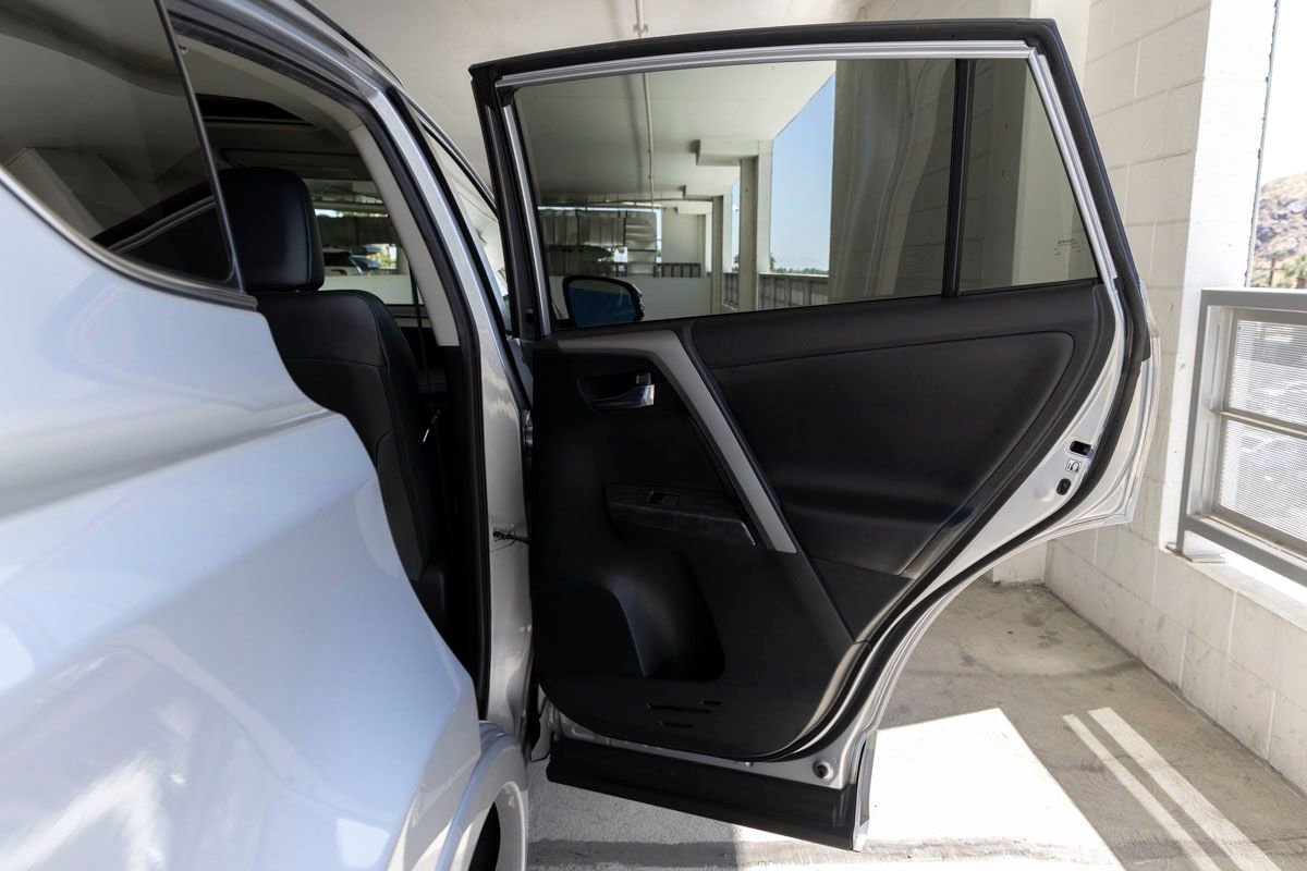 Used 2017 Toyota RAV4 Platinum FWD image 18