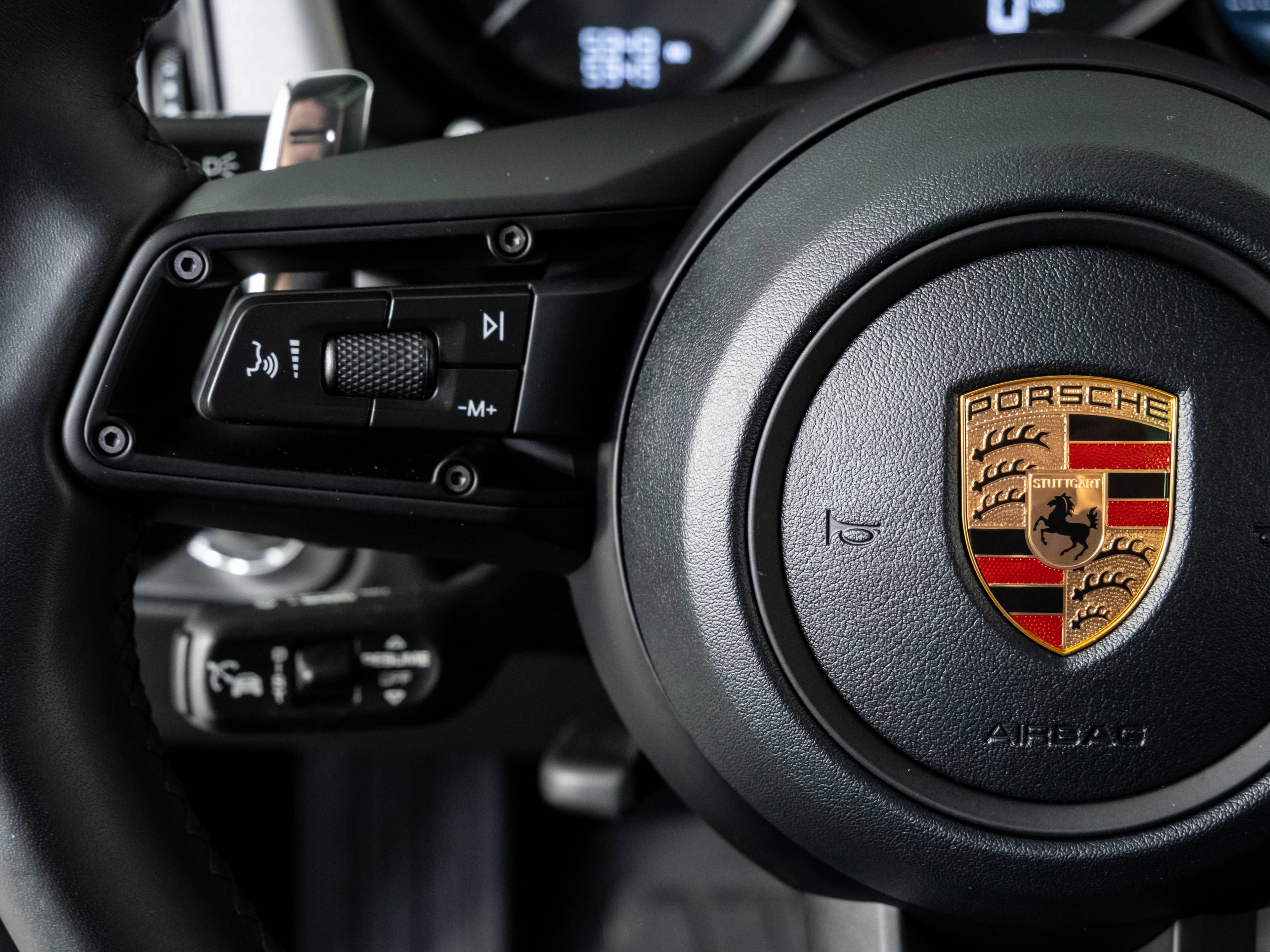Certified 2026 Porsche Macan AWD/4WD image 10