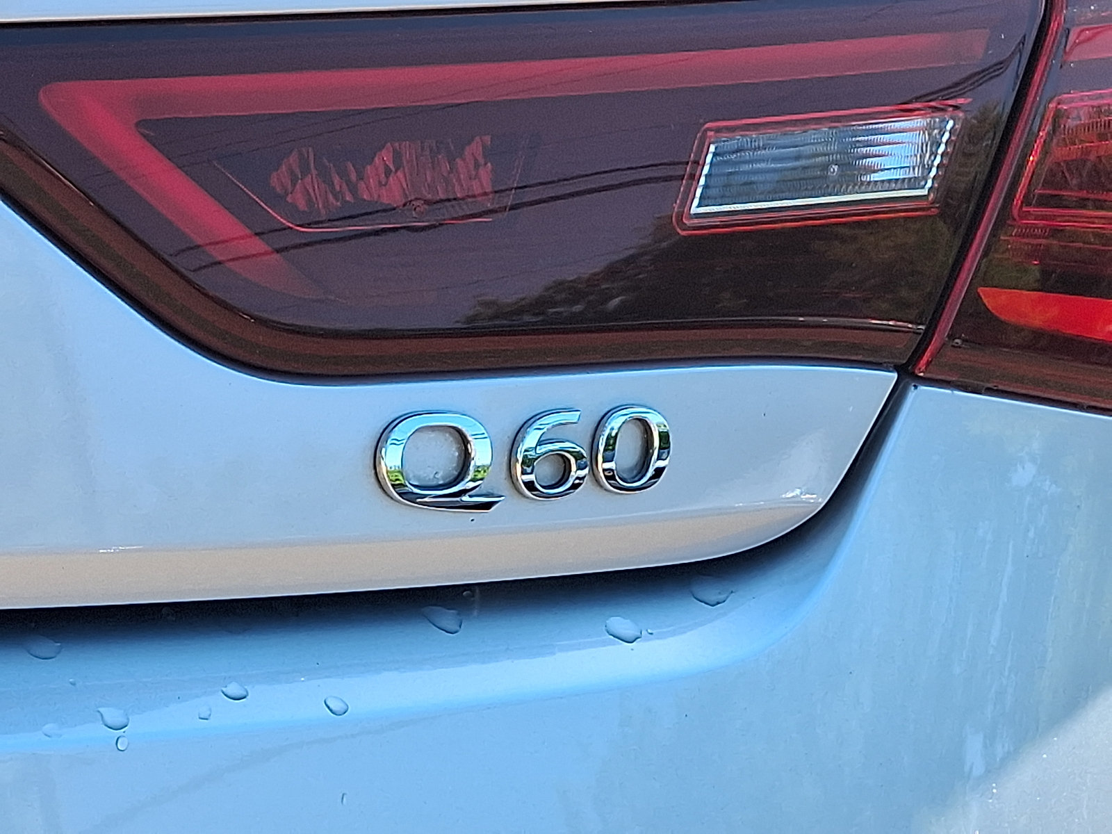 Used 2019 INFINITI Q60 3.0t Luxe w/ Essential Package AWD/4WD image 30