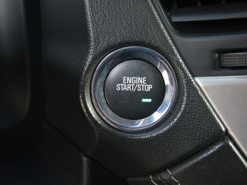 Used 2018 GMC Yukon Denali image 20