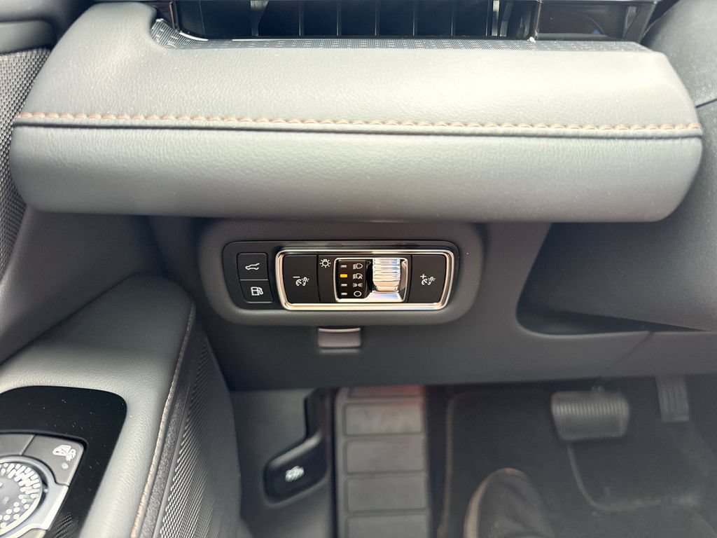 New 2025 Lincoln Nautilus Premier w/ Jet Appearance Package AWD/4WD image 18