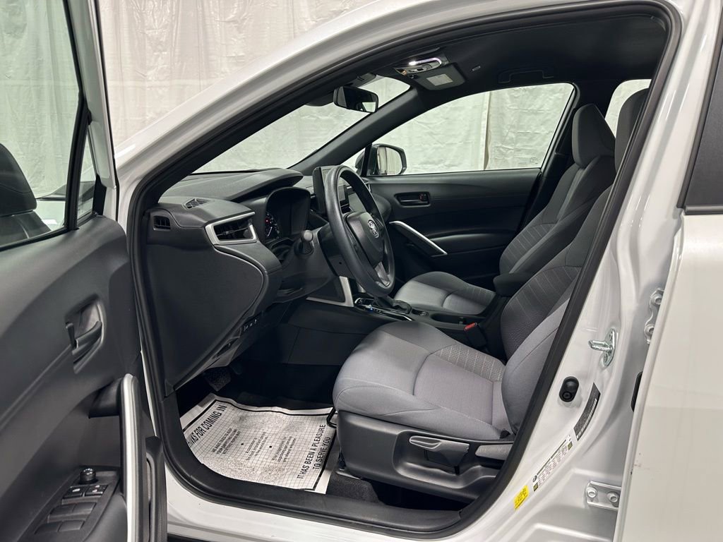 Used 2025 Toyota Corolla Cross AWD Hybrid image 10