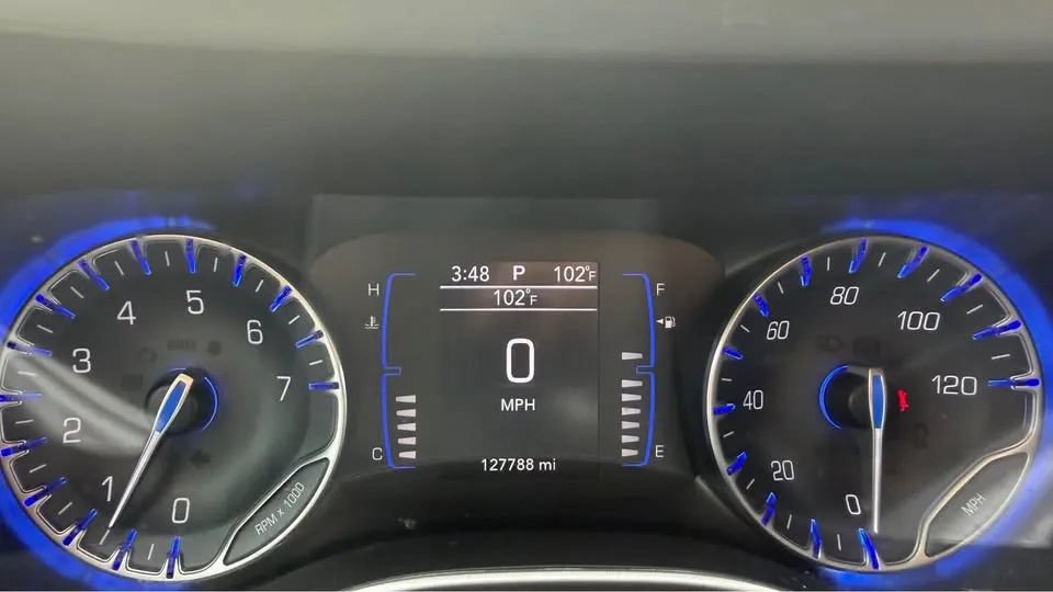 Used 2020 Chrysler Voyager Lxi FWD image 3