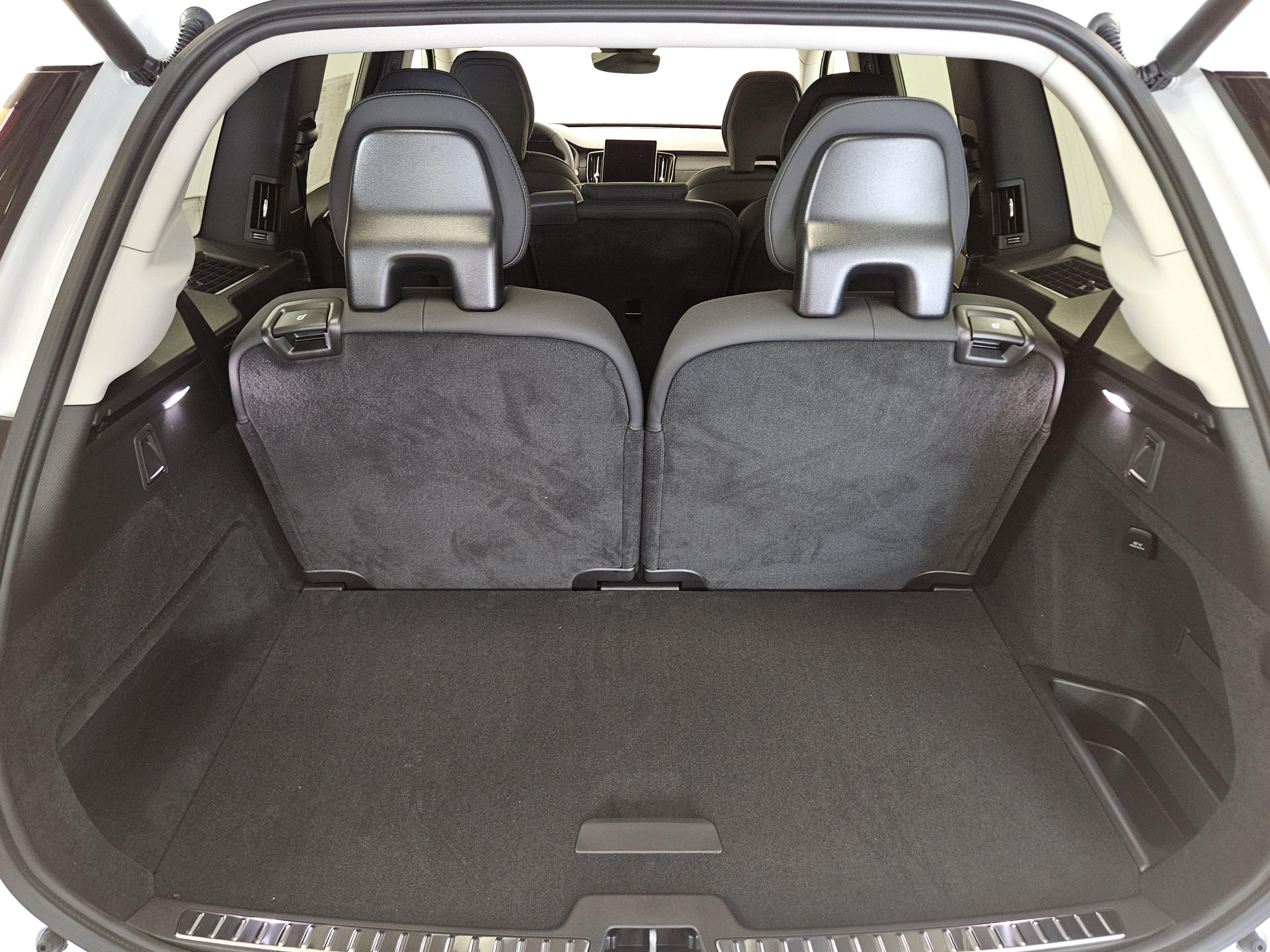 New 2026 Volvo XC90 B6 Core AWD/4WD image 18