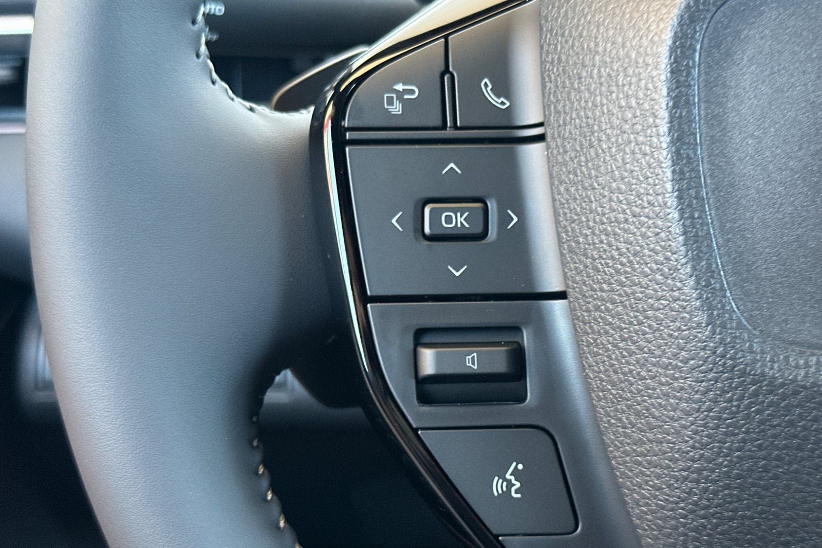 New 2026 Toyota C-HR AWD/4WD image 27