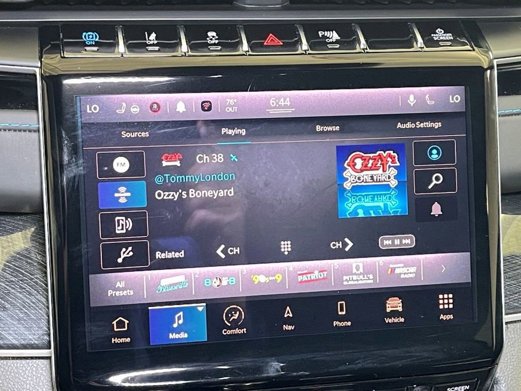 Used 2022 Jeep Grand Cherokee Trailhawk w/ Luxury Tech Group III image 46