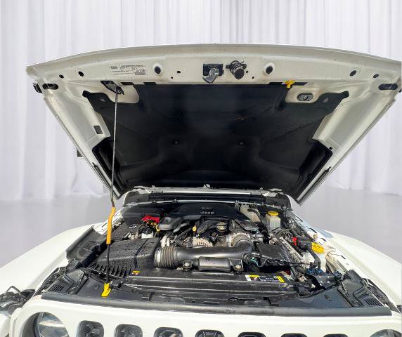 Used 2021 Jeep Gladiator Mojave AWD/4WD image 2