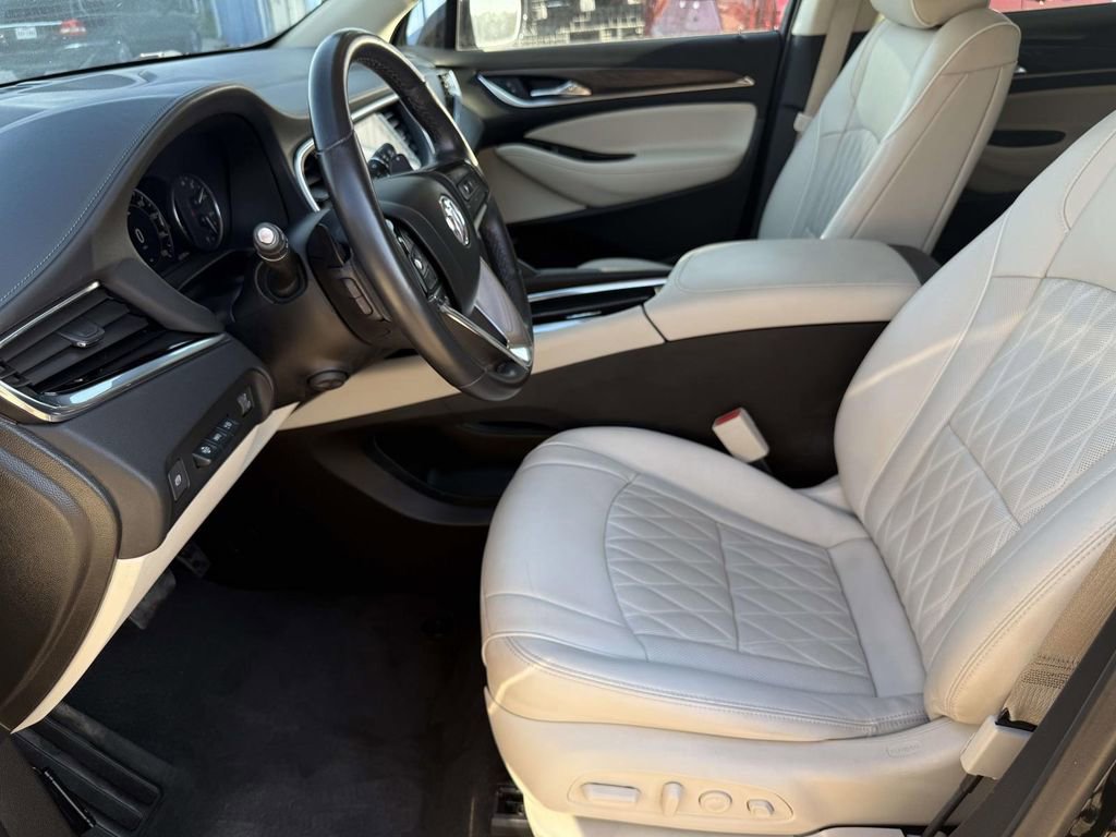 Used 2023 Buick Enclave Avenir w/ Avenir Technology Package image 18
