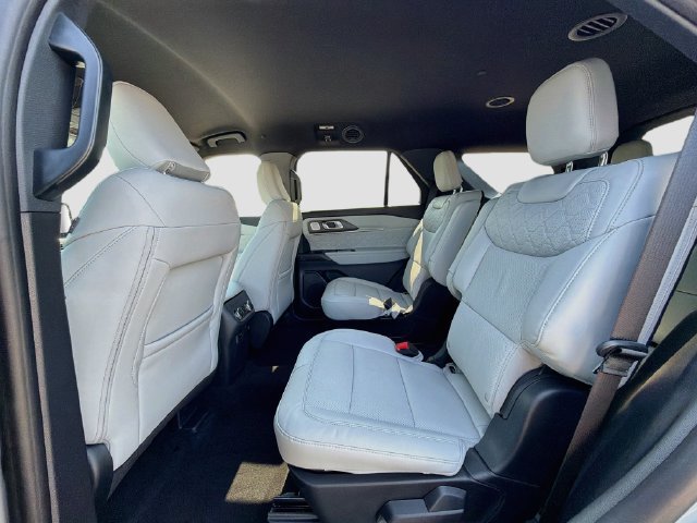 New 2027 Ford Explorer Platinum w/ 3.0L Ultimate Package AWD/4WD image 28
