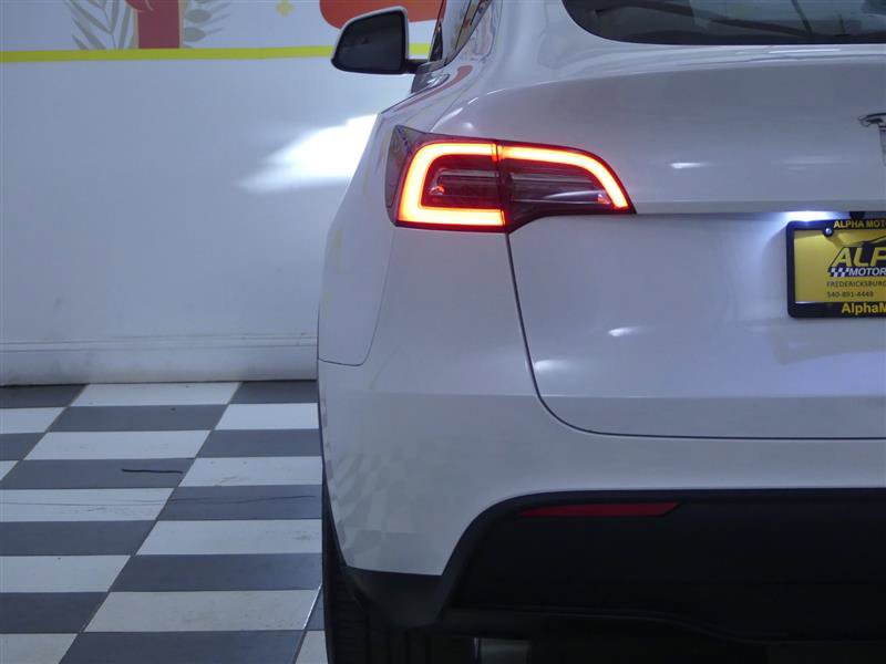 Used 2023 Tesla Model Y AWD image 28
