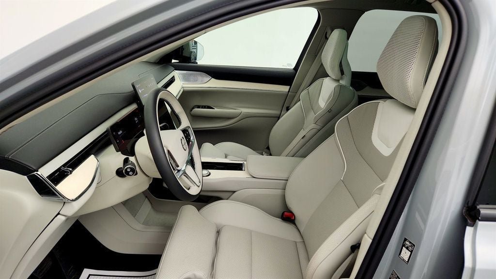 Used 2025 Volvo EX90 Ultra AWD/4WD image 19