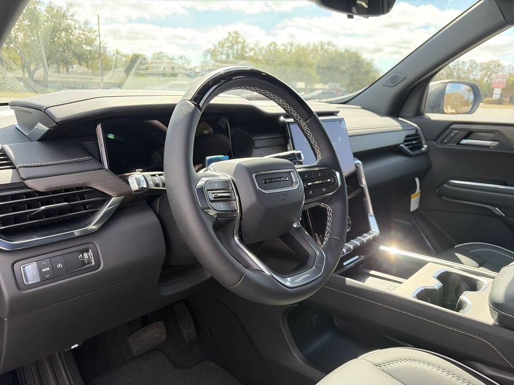 New 2026 GMC Acadia Denali w/ Super Cruise Package FWD image 17