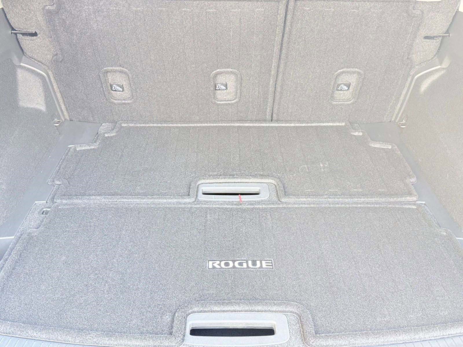 Used 2023 Nissan Rogue SL w/ SL Premium Package image 21