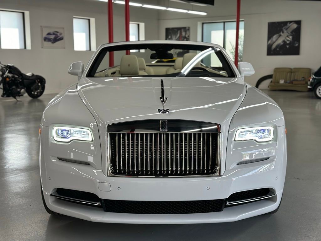 Used 2020 Rolls-Royce Dawn image 9
