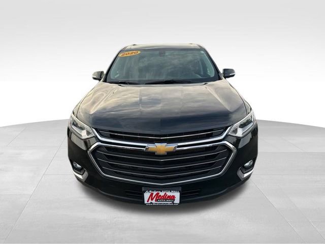 Used 2020 Chevrolet Traverse LT image 2