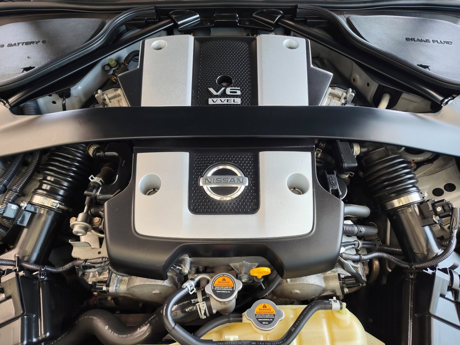 Used 2017 Nissan 370Z Coupe RWD image 4
