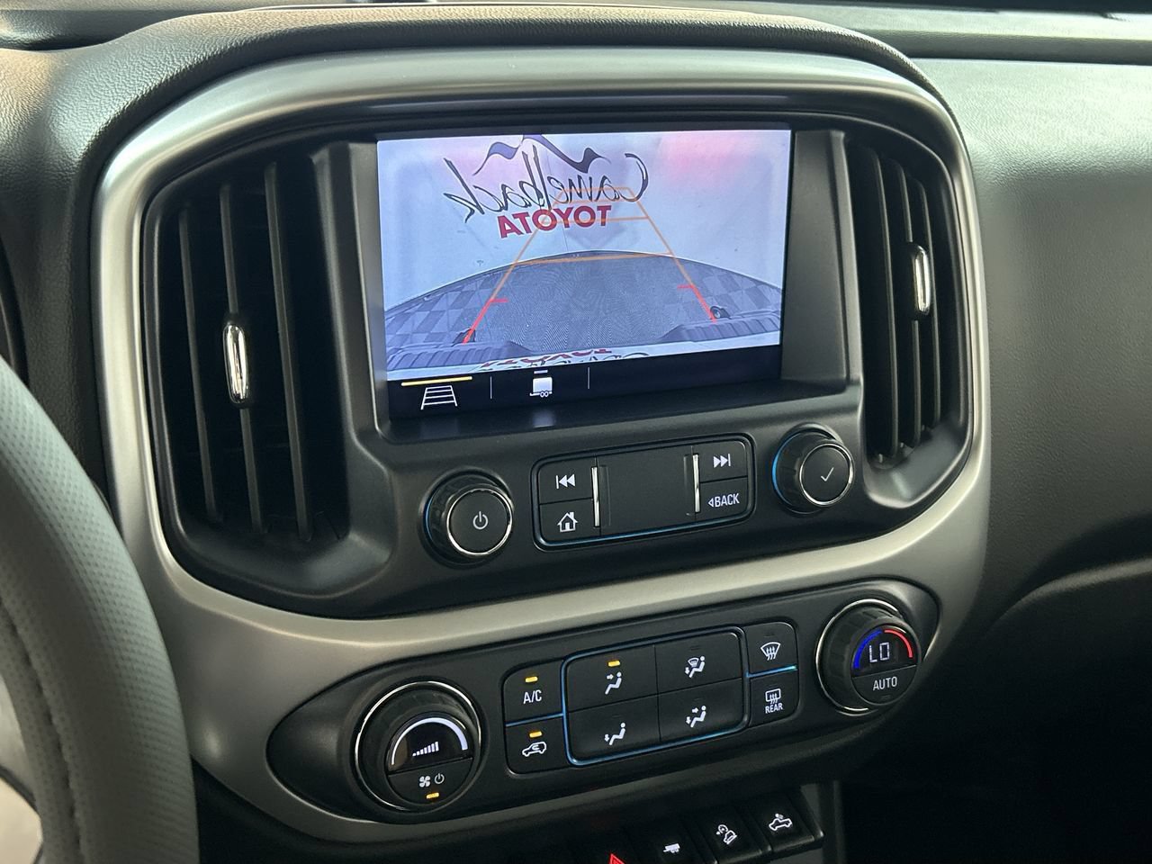 Used 2020 Chevrolet Colorado ZR2 w/ Colorado ZR2 Bison Edition AWD/4WD image 18
