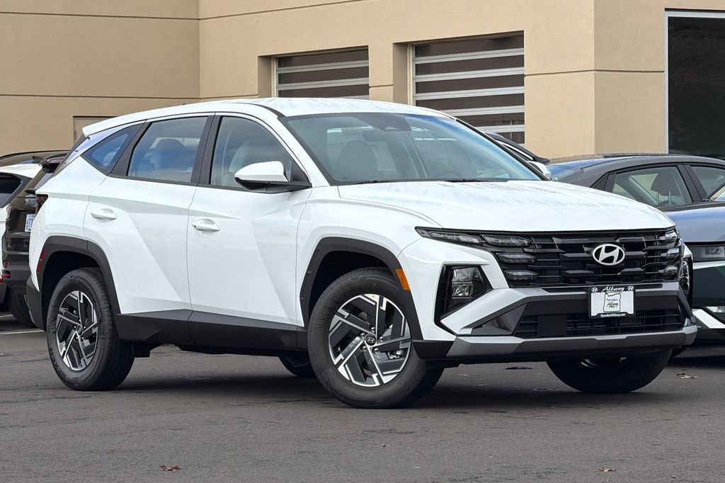 New 2026 Hyundai Tucson Blue SE image 2