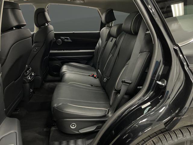 Used 2023 Genesis GV80 3.5T Advanced + w/ Cargo Package image 31