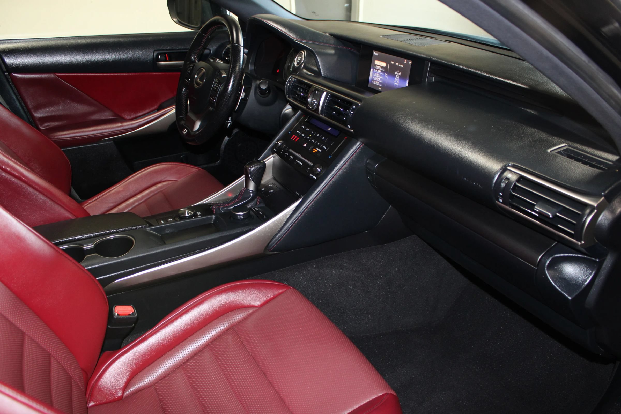 Used 2019 Lexus IS 300 F Sport w/ F Sport Package RWD image 33