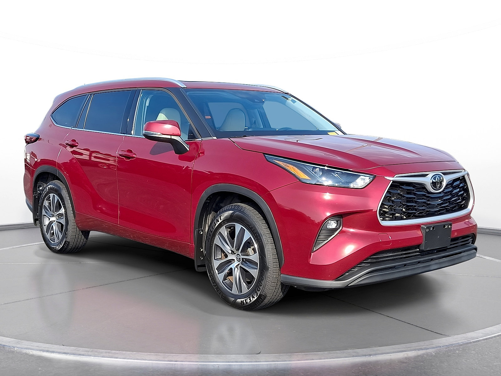 Used 2022 Toyota Highlander XLE AWD/4WD video 1