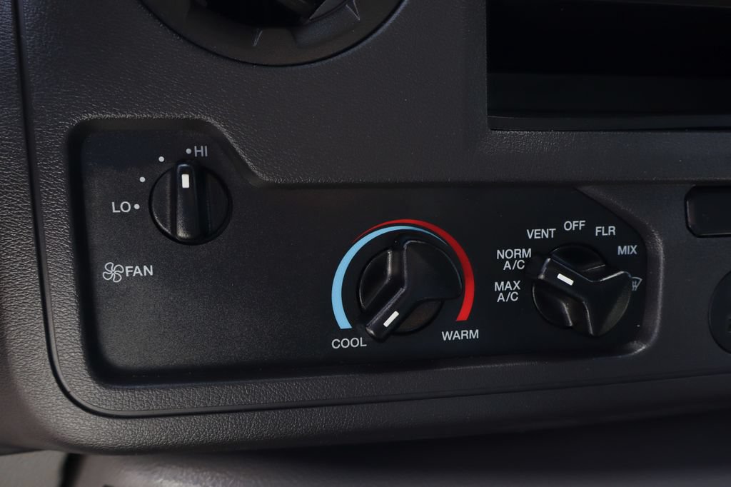 Used 2024 Ford E-450 and Econoline 450 Super Duty w/ Power Windows & Locks Group RWD image 30