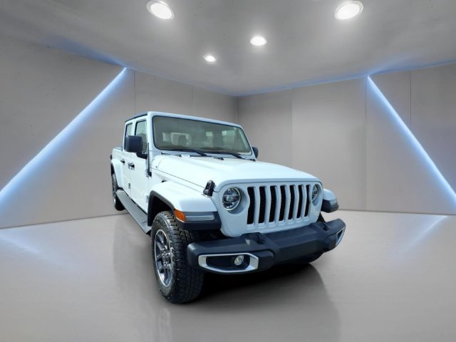 Used 2022 Jeep Gladiator Overland w/ LED Lighting Group AWD/4WD image 20