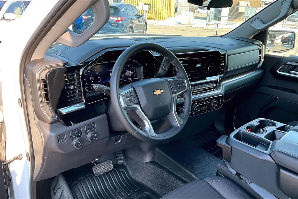 Used 2025 Chevrolet Silverado 1500 LT image 17