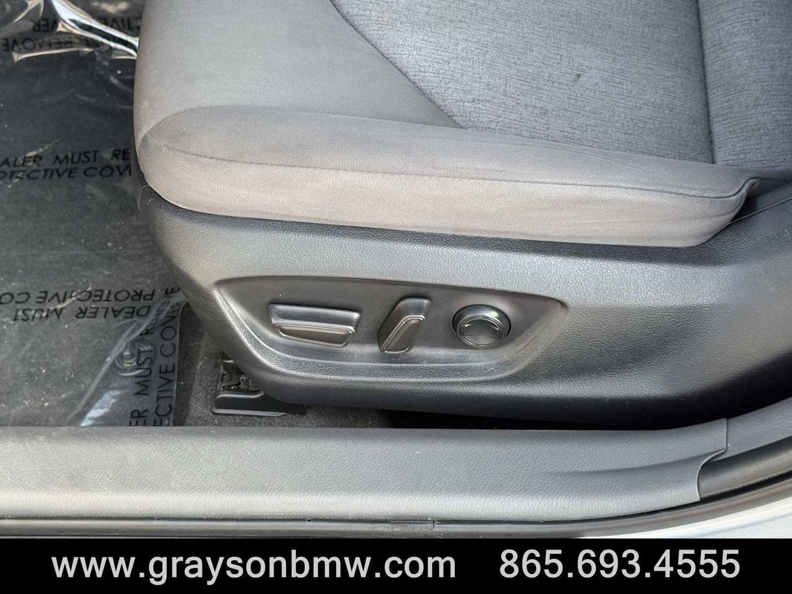 Used 2022 Toyota Camry LE image 11