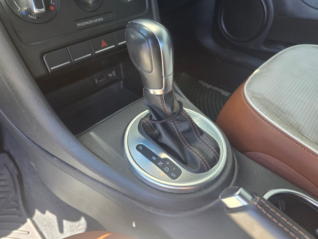 Used 2017 Volkswagen Beetle 1.8T Classic image 14