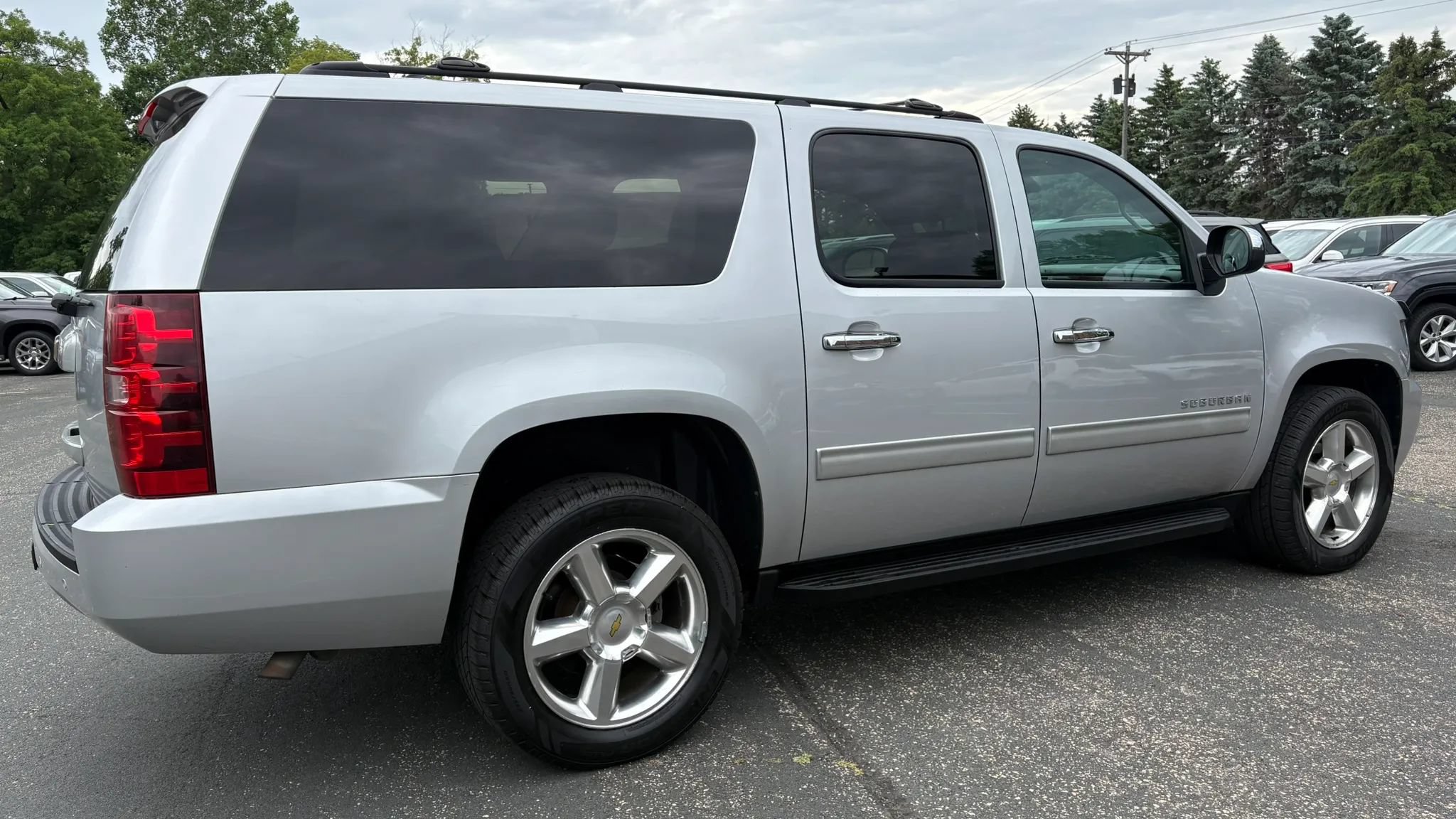 Used 2014 Chevrolet Suburban LS w/ All-Star Edition AWD/4WD image 10