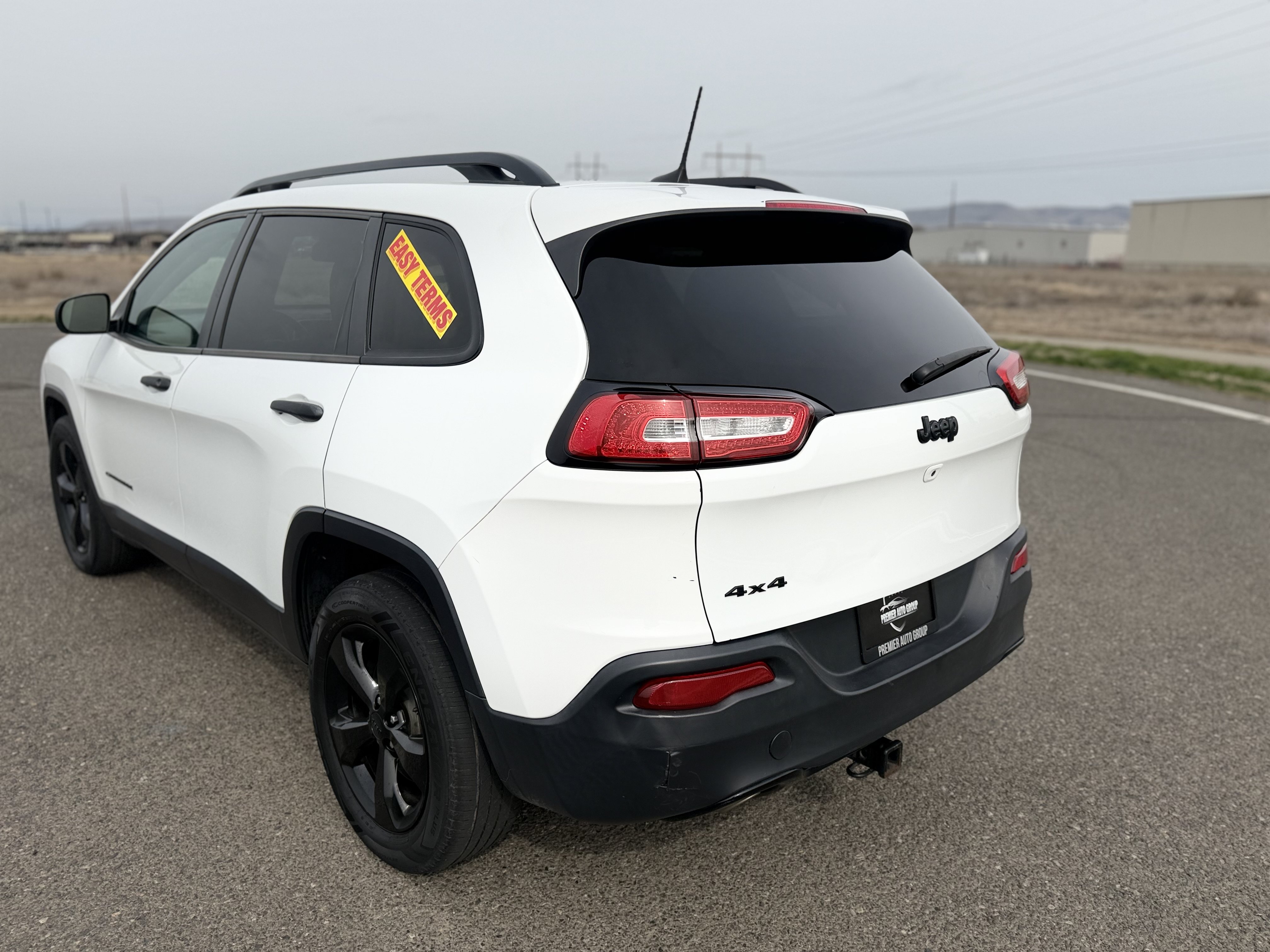 Used 2016 Jeep Cherokee Sport w/ Cold Weather Group AWD/4WD image 10