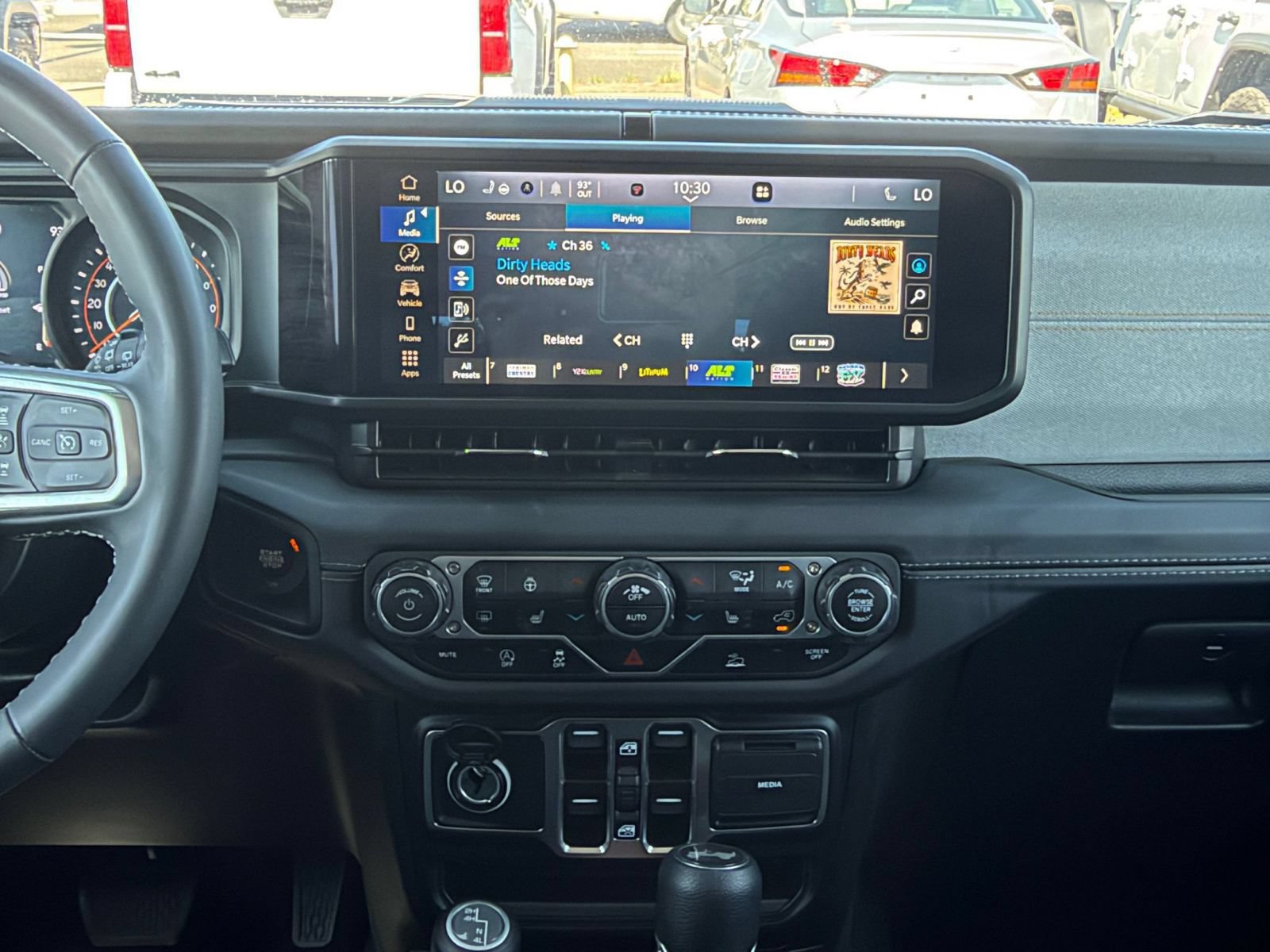 Used 2025 Jeep Wrangler Unlimited Sahara AWD/4WD image 17